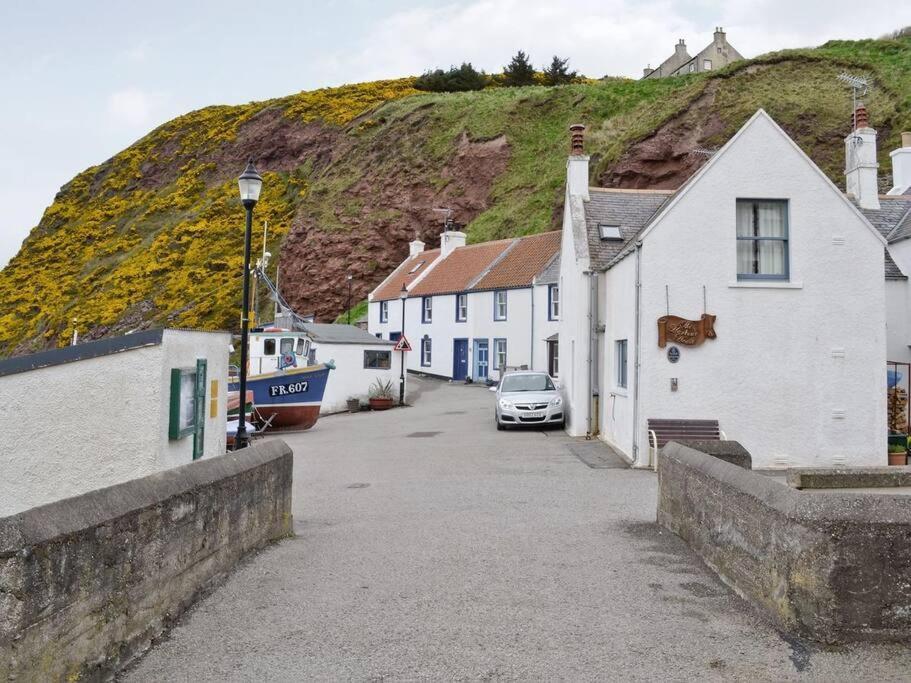 Fisherman'S Cottage In Pennan Bagian luar foto